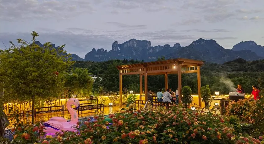Heaven's Gate Home Stay --free pick up service--panoramic view of Tianmen Mountain - Image 1