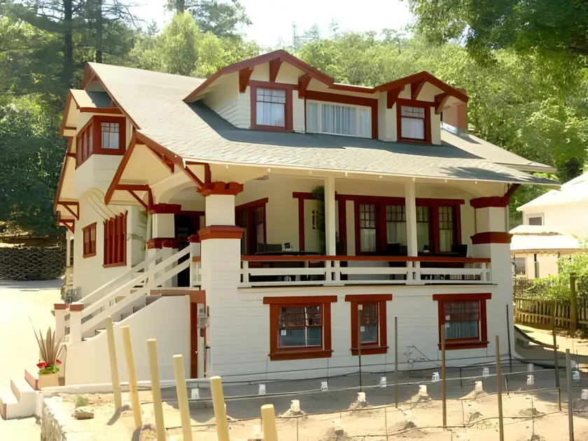 Craftsman Inn - Image 1