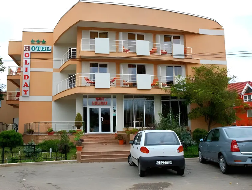 Hotel Holiday - Image 1