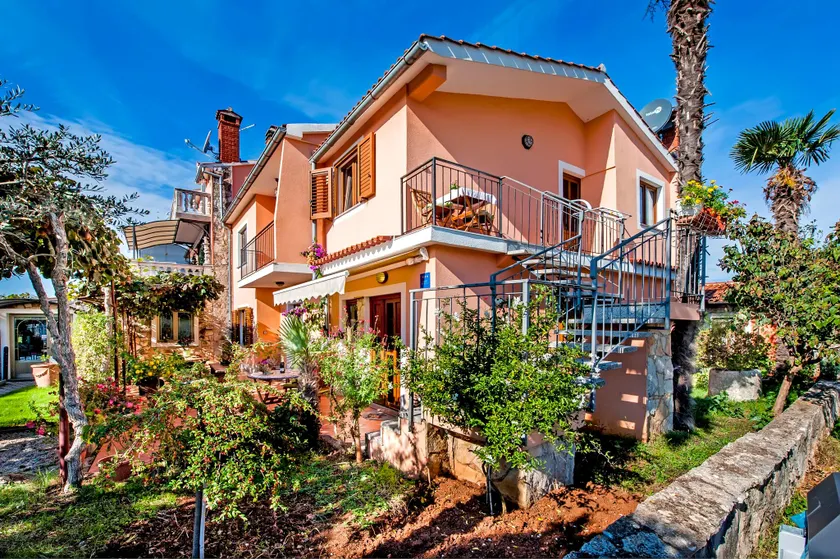 Apartment 2304 - Image 1