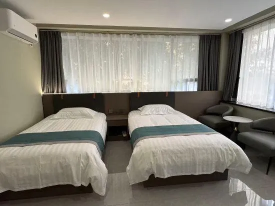 Yuexiang Light Luxury Hotel - Image 1