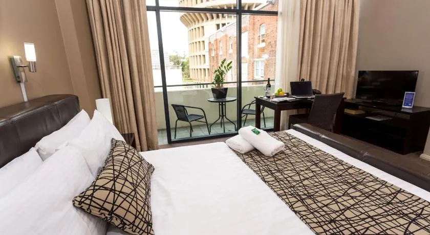 Clarendon Hotel - Image 1