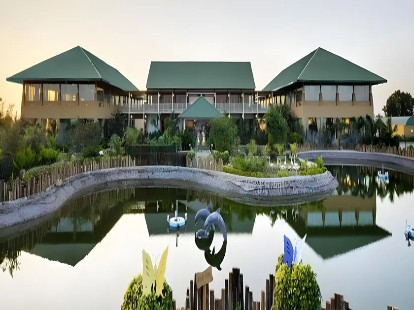 Aarohi Starz Hotel - Image 1