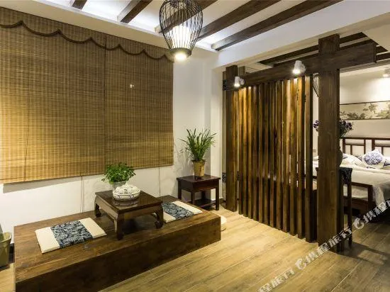 聚贤居客栈 Fenghuang Juxianju Inn - Image 1