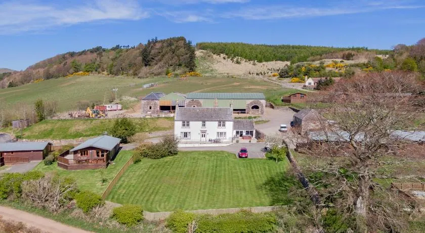Balmeadowside Farmhouse with Hot Tub - Image 1