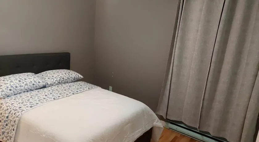 Spacious and comfortable accommodation - Image 1