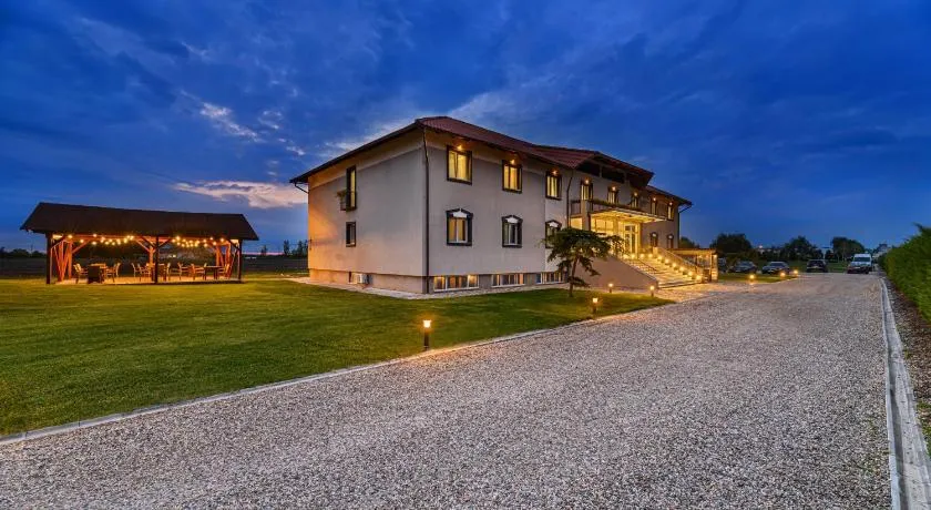 Stejarii Resort - Image 1