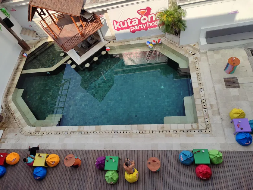 Kuta One Party Hotel - Image 1