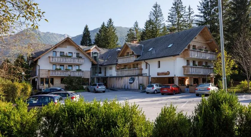 Art Hotel Kristal - Image 1