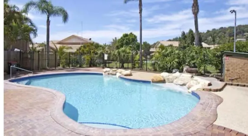 Charming Townhouse Kirra Beach - Image 1