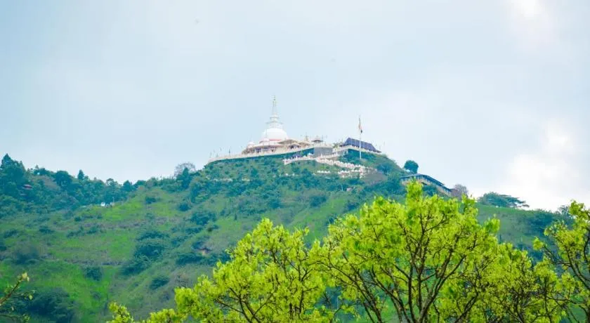 Liyon Hotel - Image 1