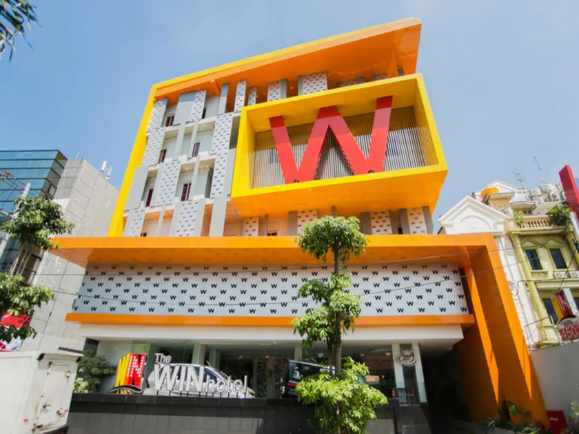 The Win Hotel Surabaya - Image 1