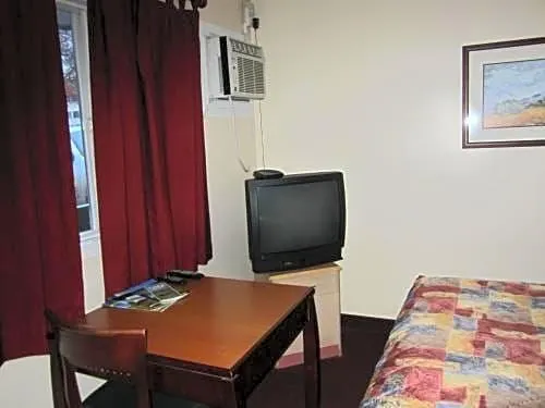 Parkview Motel - Image 1