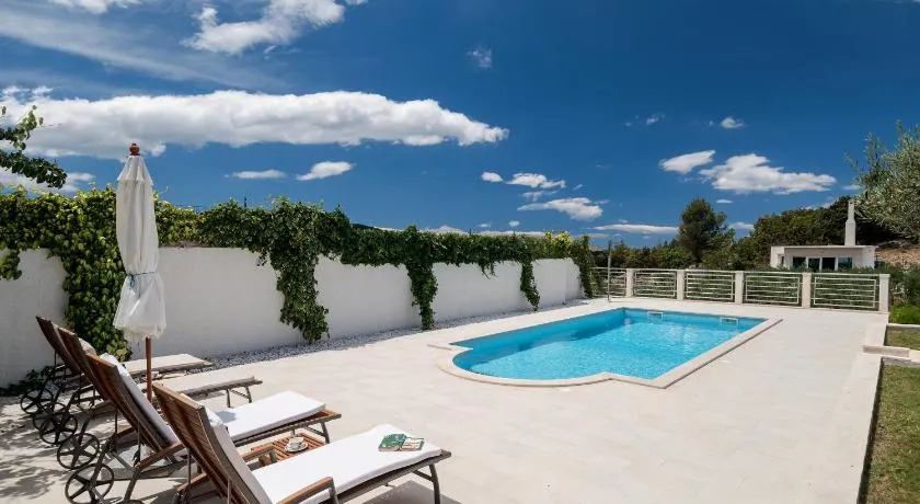 Villa Lilin San - Image 1