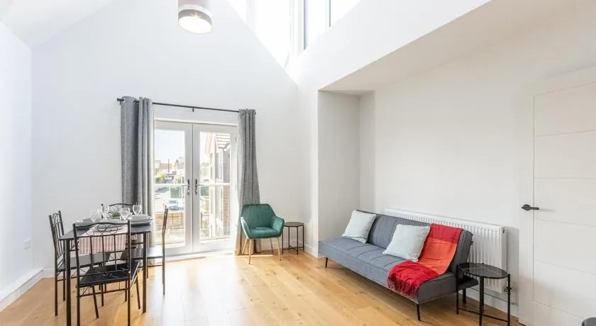 Penthouse apartment in the centre of rayleigh - Pass the Keys - Image 1