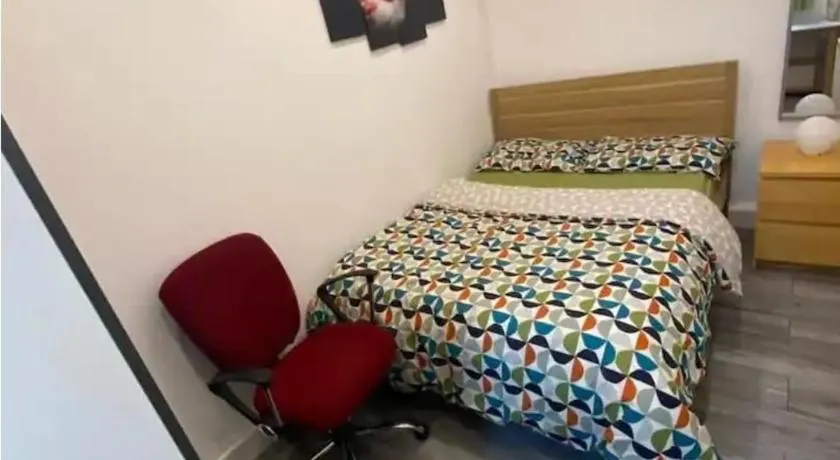 Cozy Double Bedroom - Image 1