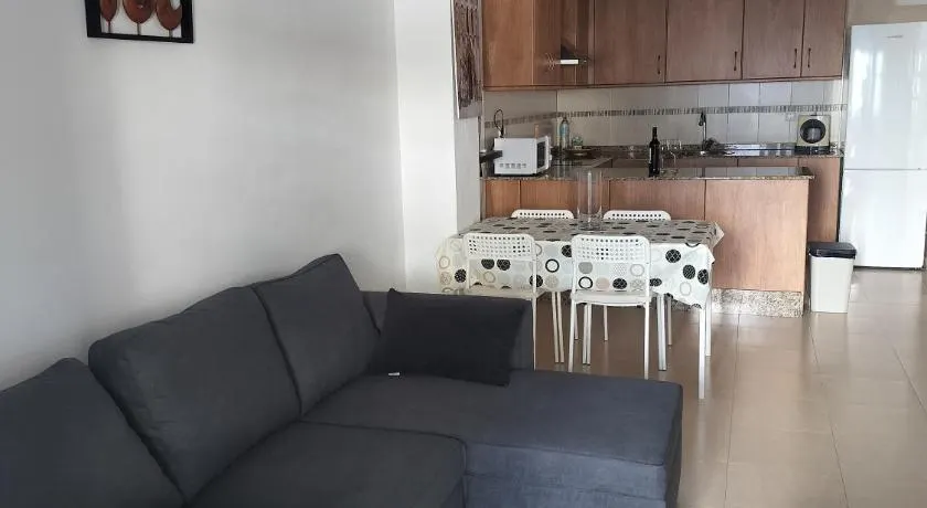 Acogedor apartamento en la playa con WIFI y AACC - Image 1