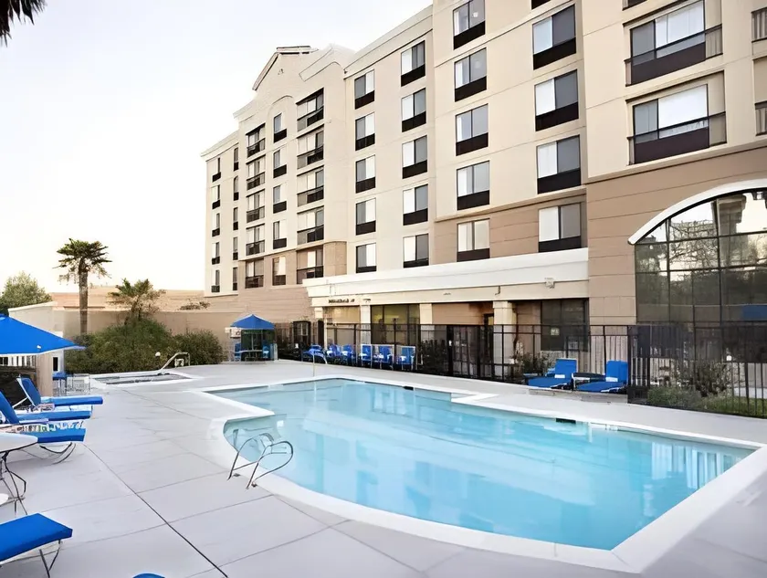 Courtyard by Marriott Newark Silicon Valley - Image 1