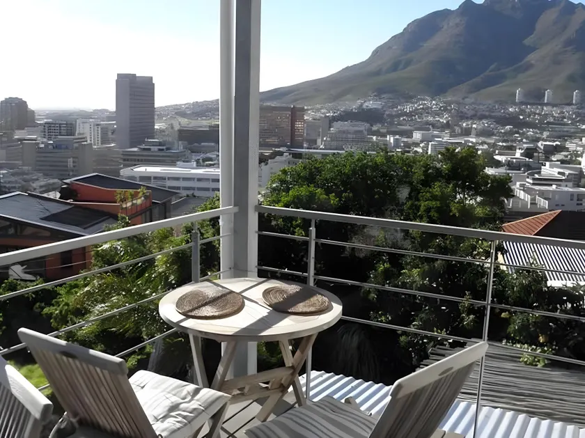 8 on Upper Bloem - Image 1