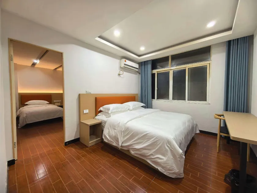Yunmanju Hotel (Songyang Old Street Branch) - Image 1