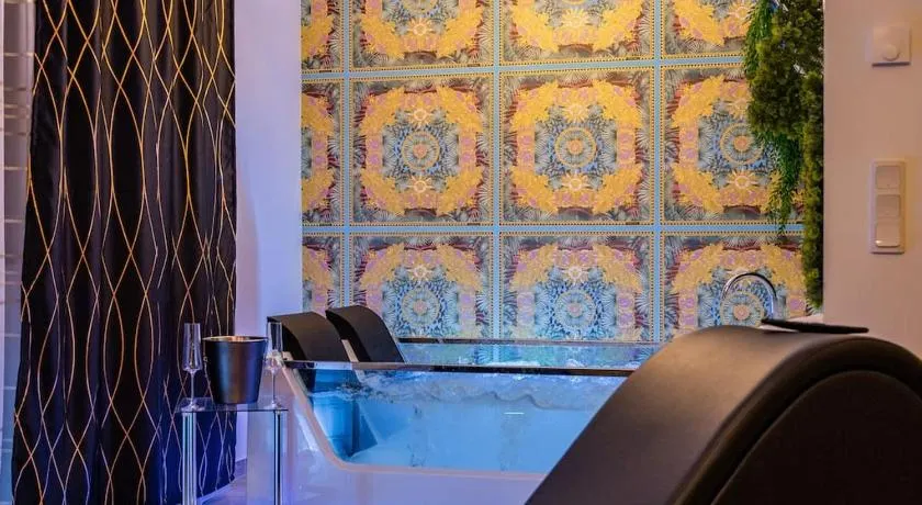 luxury Love Room Spa Whirlpool Jacuzzi - Image 1