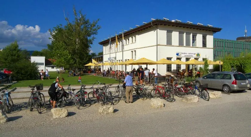 Swiss Hostel Lago Lodge - Image 1
