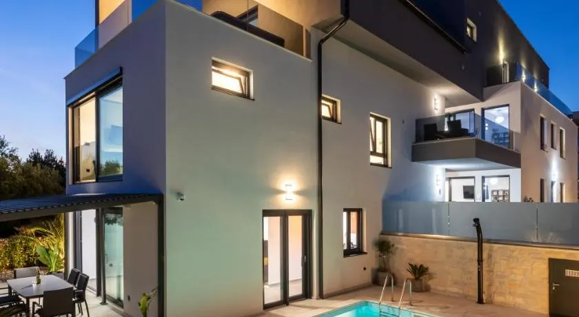 Luxury Villa Adria Apartments - Image 1