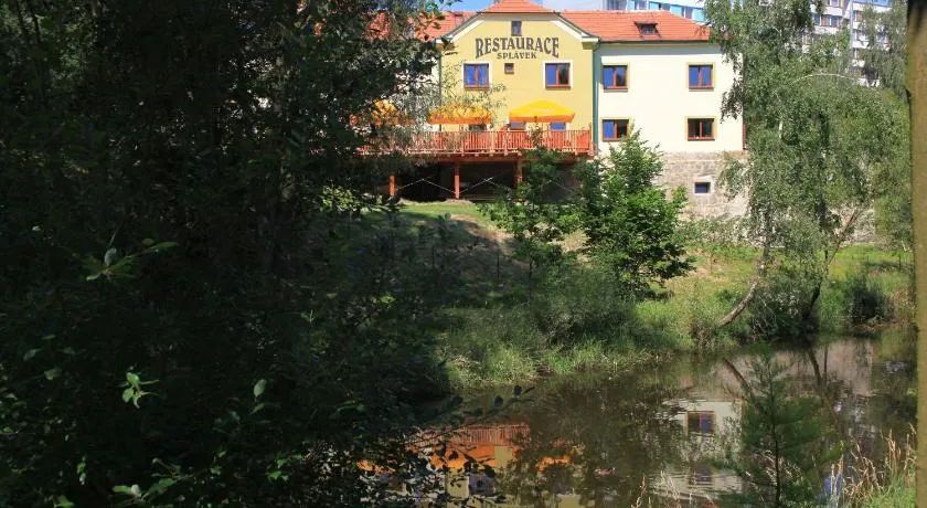 Hotel s restaurací Splávek - Image 1