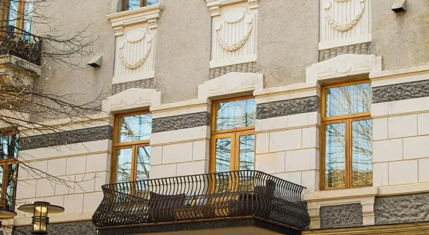 Belona Hotel - Image 1
