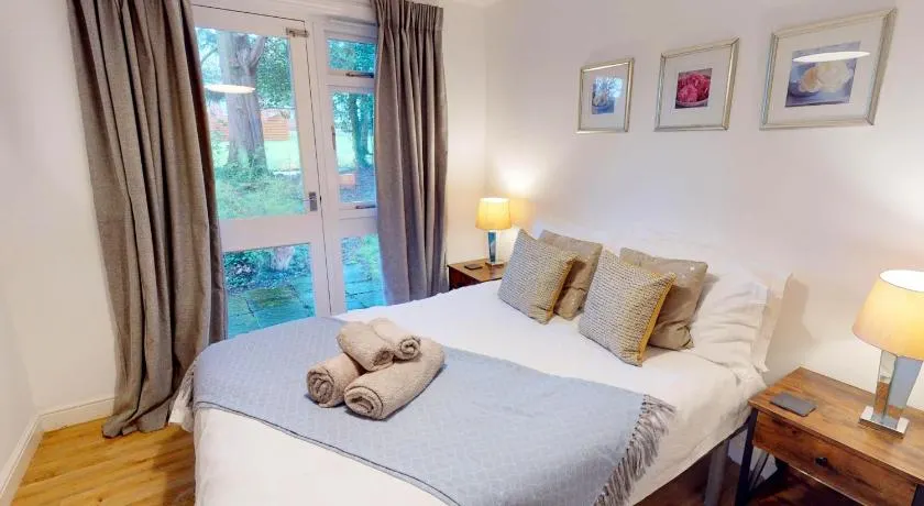 St Ives Fir Tree Lodge - Image 1