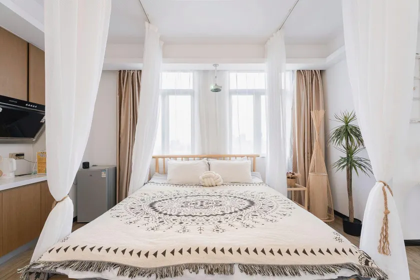 Wuxi Cinema Apartment (Wanhua Metro Station Branch) - Image 1