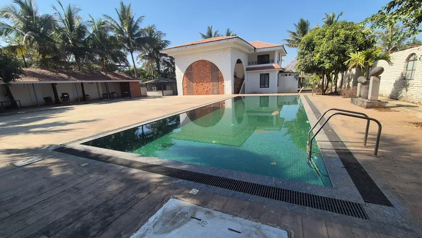 93 Degree Farm Stay - Image 1