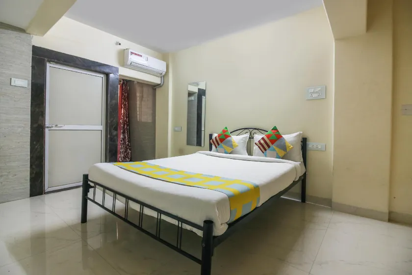 Cozy Stay Kharghar - Image 1