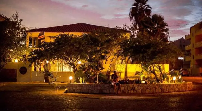 Surf House Hostel - Image 1