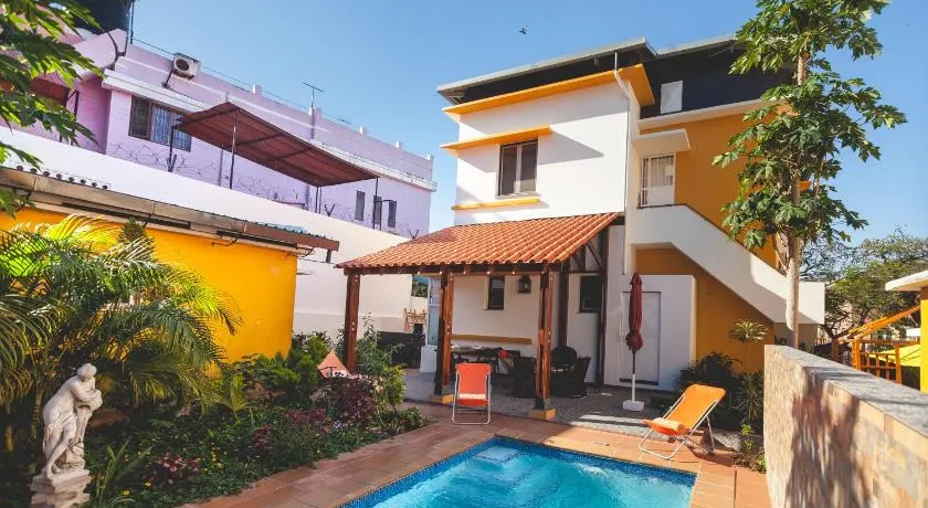 Palmeiras Guest House Maputo - Image 1