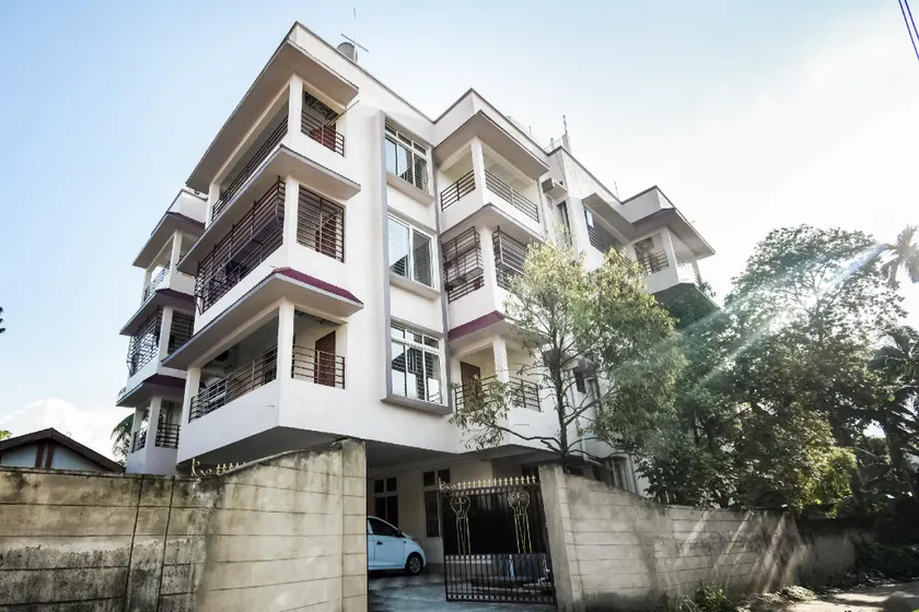 Royal Pearl Inn - Image 1