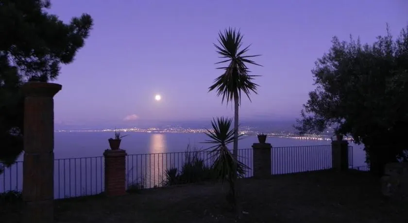 Bouganville a Villa Greco - Image 1