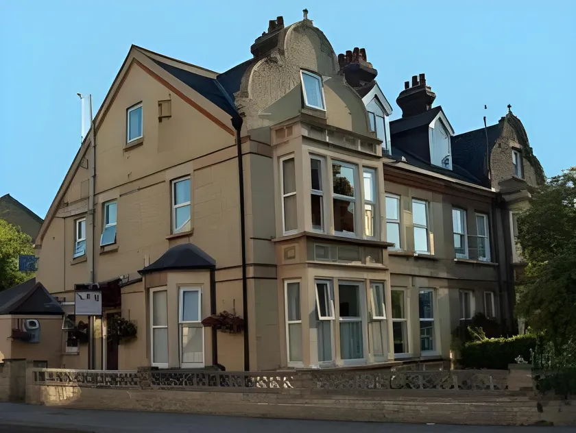 A & B Guest House Cambridge - Image 1