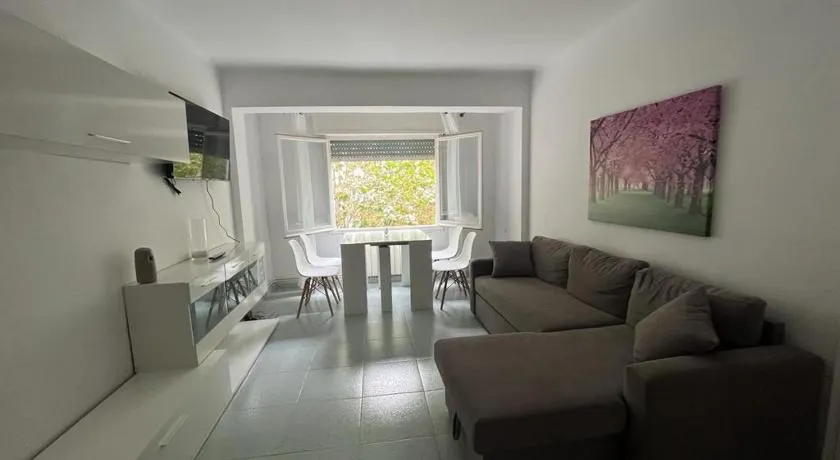 Apartamento estación de Portbou - Image 1