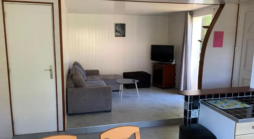Magnifique bas de villa deux chambres situé prés des plages et du golf - Image 1