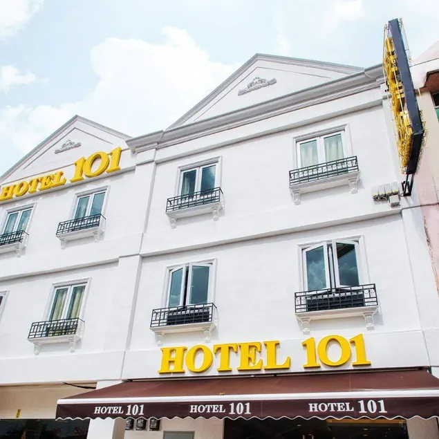 Hotel 101 Ulu Tiram - Image 1