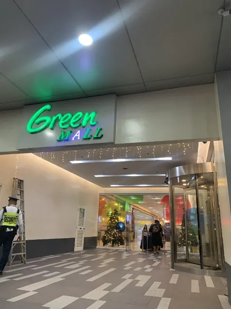 Green Residences Stays by PBYY - Image 1
