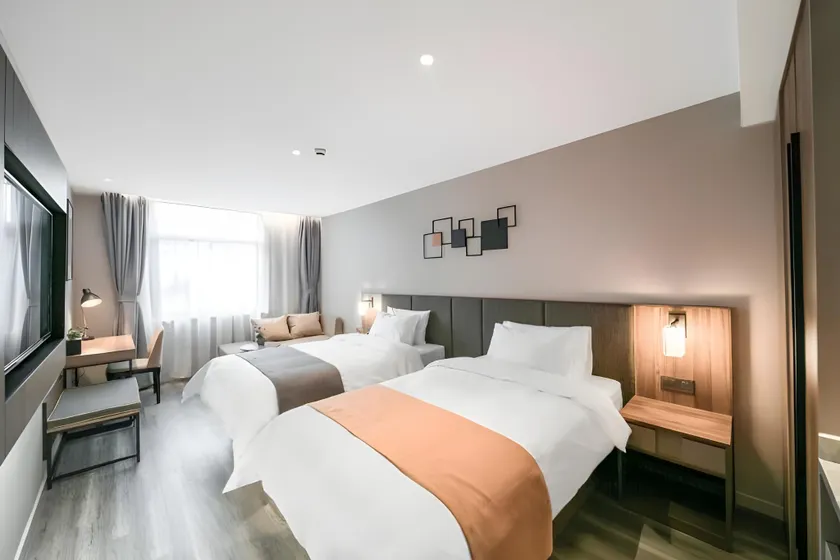Home Inn Plus Huzhou Normal College Meidiya Plaza - Image 1