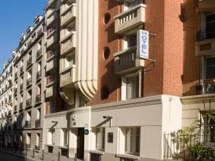 Lutece Hotel - Image 1
