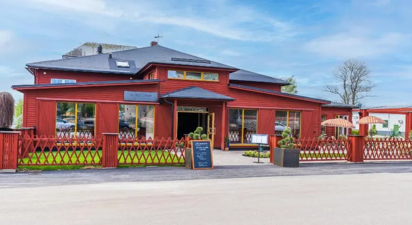 Slottsgården Hotell & Restaurang - Image 1