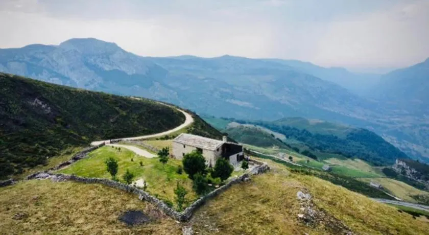 Tiñones cabaña pasiega - Image 1