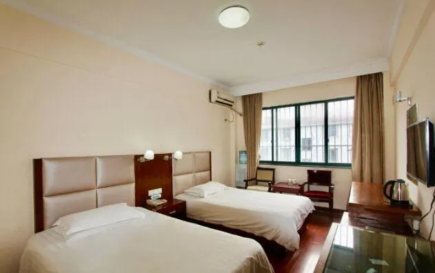Ziwei Hotel - Image 1