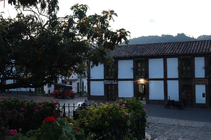 Mongui Plaza Hotel - Image 1