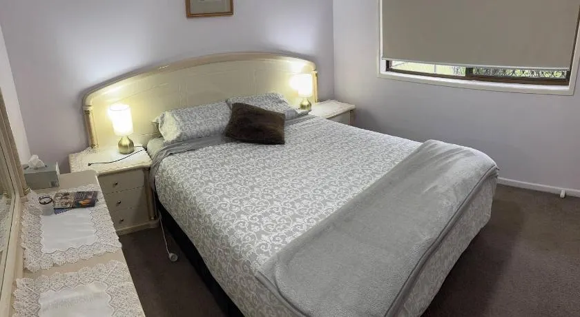 Cozy Quiet Beach Room R1 - Image 1