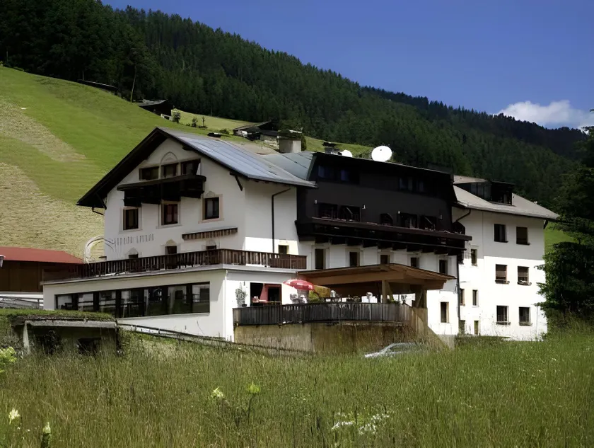 Almi's Berghotel - Image 1
